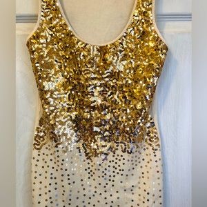 2b Bebe top / size M , new no tag .